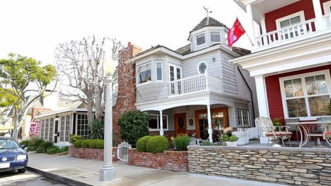 112 Garnet Walk four houses to South Bayfront and enjoy the beach.