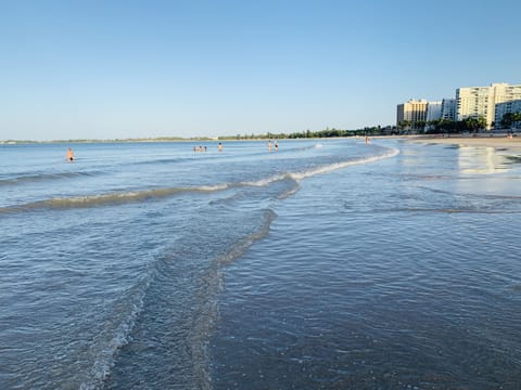 Beach nearby, sun loungers, beach towels