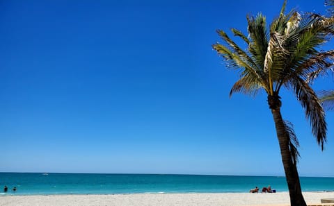 Beach nearby, sun loungers, beach towels