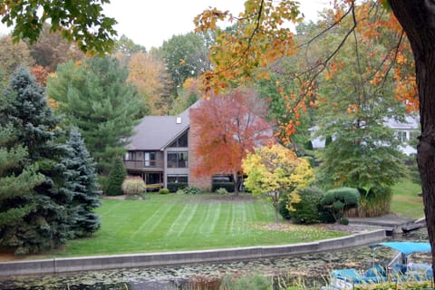 YOUR Vacation Rental IS THE LARGE BOTTOM LEVEL