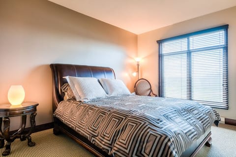 2 bedrooms, premium bedding, iron/ironing board, free WiFi