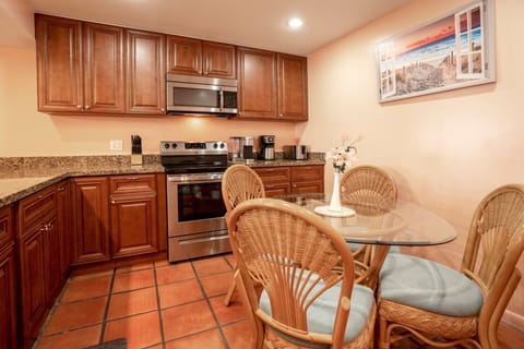 Fully equipped Eat in Kitchen with stainless appliances