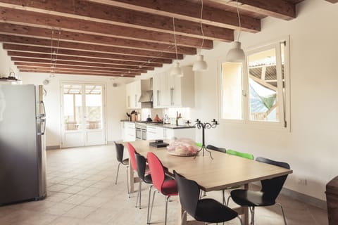 Kitchen and Diner - great entertaining space. 