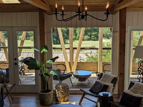 Barton Springs Pool & Ladybird Lake trailhead. Just at treeline, 5 min away.