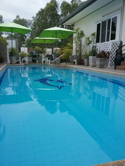 Large 10mx4m Private Salt Water Pool And Spa