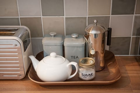 Tea, coffee maker, toaster and kettle facilities.