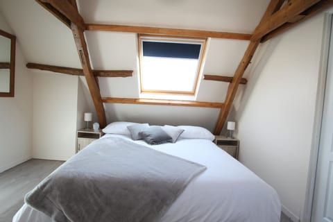 Bedroom 1 with en suite shower room & toilet
Double configuration.