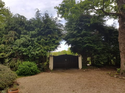Totally private, secluded and enclosed grounds behind double gates