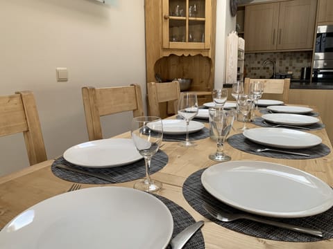 Table can be extended to seat 10.