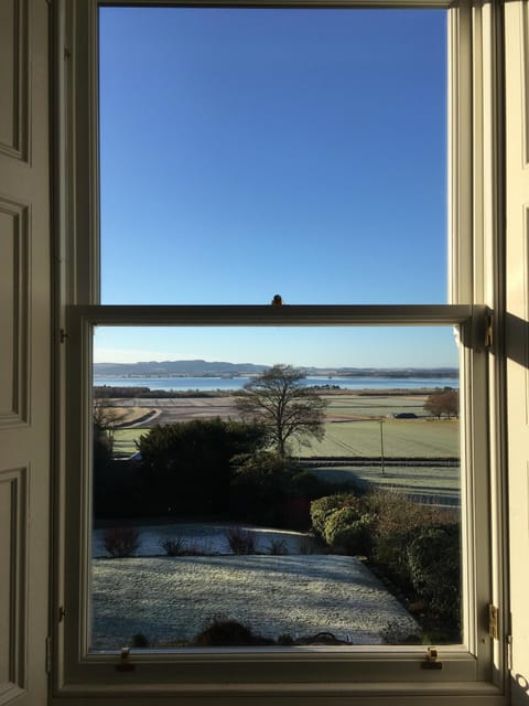 Imagine waking up to this on a bright winter's day...