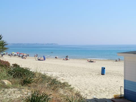 Beach nearby, sun loungers