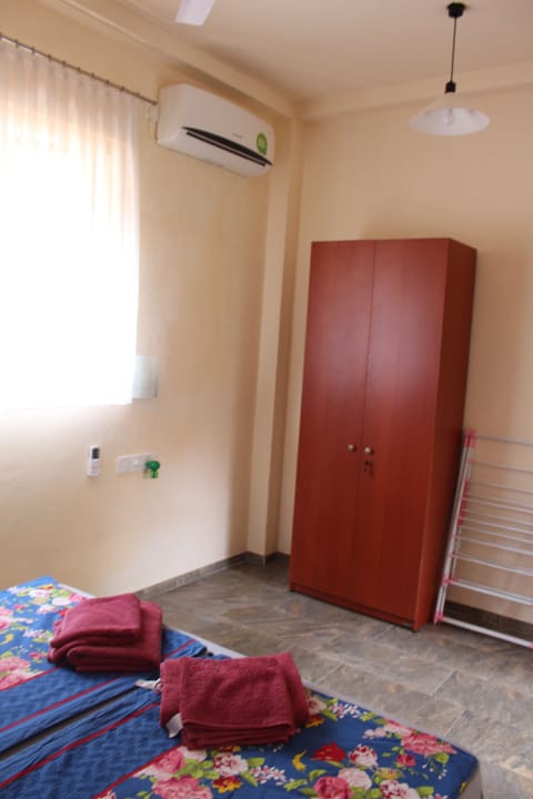 1 bedroom, in-room safe, iron/ironing board, cribs/infant beds