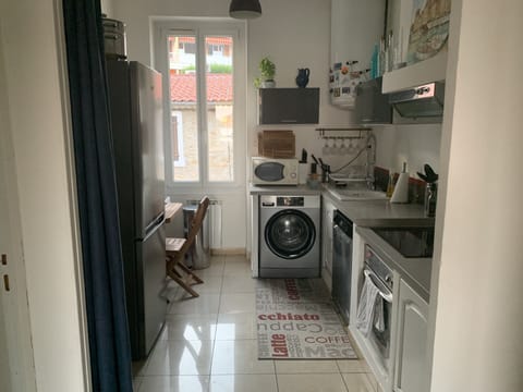 Kitchen-cuisine équipée