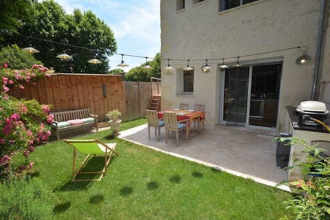 Garden with summer kitchen