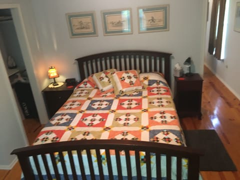 1 bedroom, desk, iron/ironing board, cribs/infant beds
