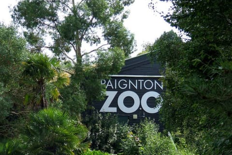 Paignton Zoo. 10 Minute Drive.