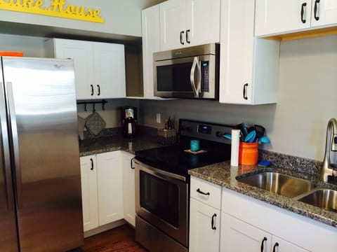 Kitchen including dishwasher