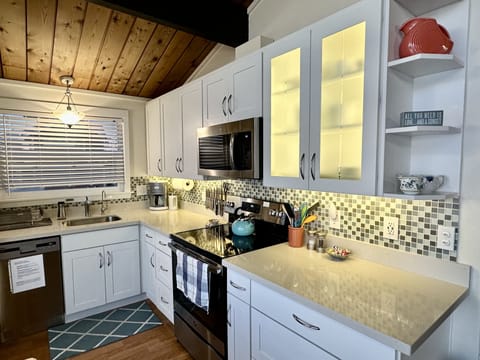 New kitchen updated with all your creature comforts.