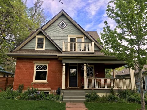 1901 Victorian Charm. 3,000 sq. ft house with open floorplan.