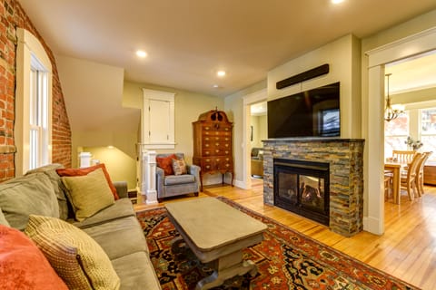 Smart TV, fireplace, books, video library