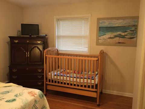 Master bedroom - includes crib if needed