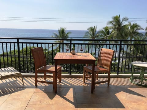 Happy hour on the lanai