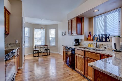 Full service kitchen
table w/benches, appliances, & amenities listed in notes