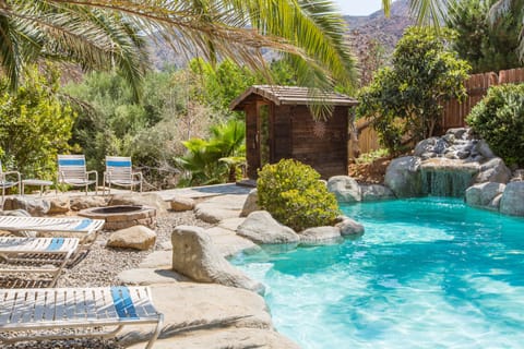 Enjoy your Very Private Natural Rock Pool w/Waterfall, Hot Sauna and Fire Pit!