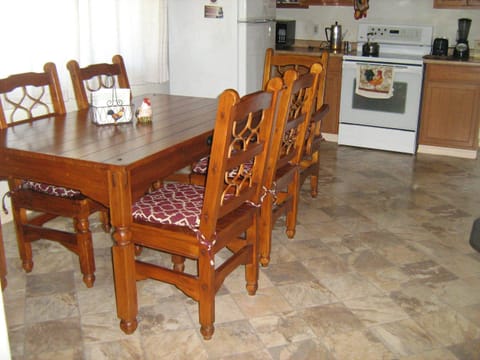 kitchen dining table seats 6