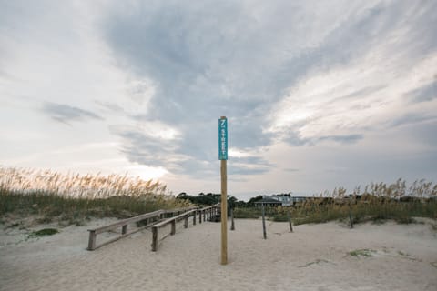 Beach nearby, sun loungers, beach towels