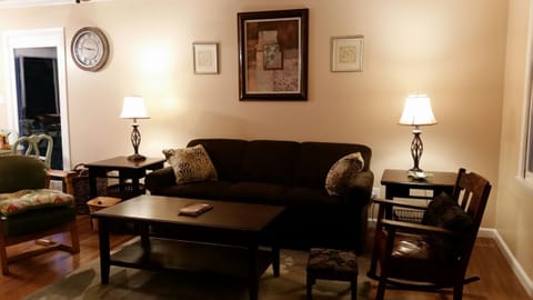 Living area | Smart TV, DVD player