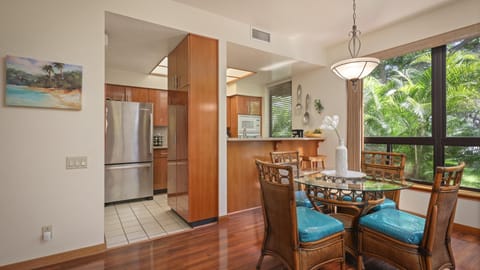Spacious Dining Area