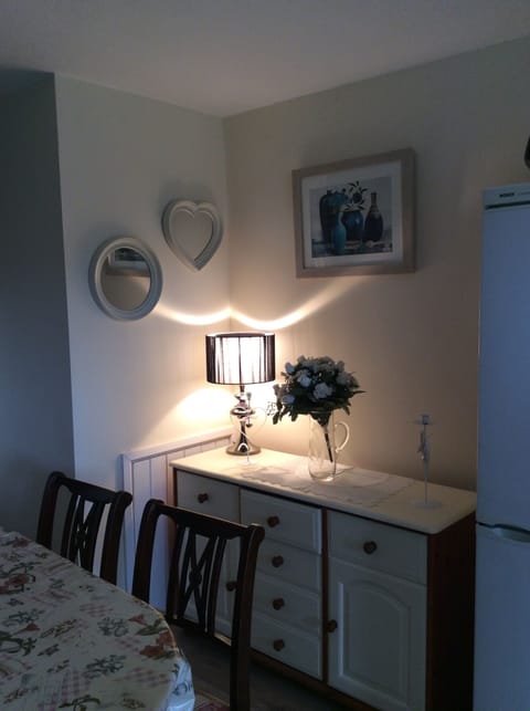 Kitchen/dining room.