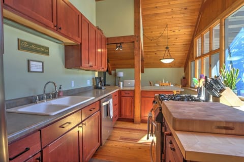 Spacious, well-equipped kitchen with mountain landscape view