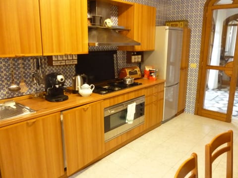 Kitchen - the electric oven