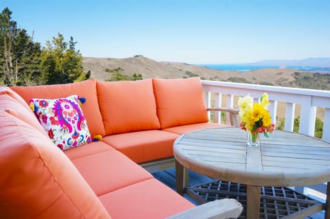 Your private deck - Mountain and Ocean View!
