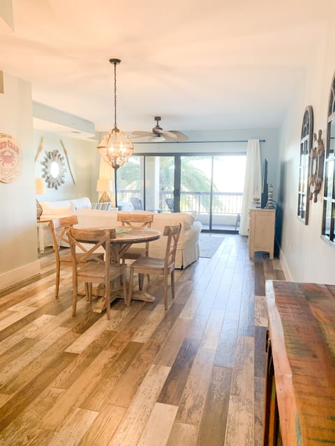Newly renovated with a casual beach vibe to get you into vacation mode!
