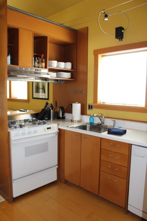 Gas stove, diswasher, electric tea kettle, Keurig coffee maker, microwave