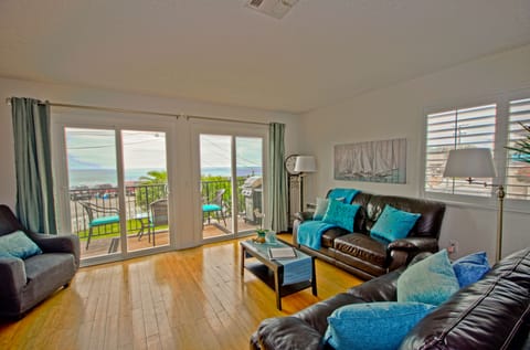 Amazing Ocean views from the living room and balcony!
