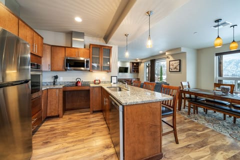Spacious equipped kitchen