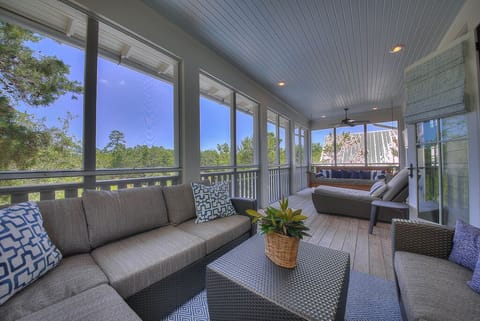 Smart TV, fireplace, books, stereo