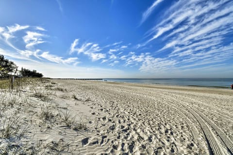 Beach nearby, sun loungers, beach towels