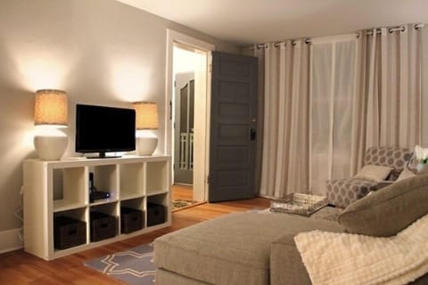 Living area | TV, DVD player