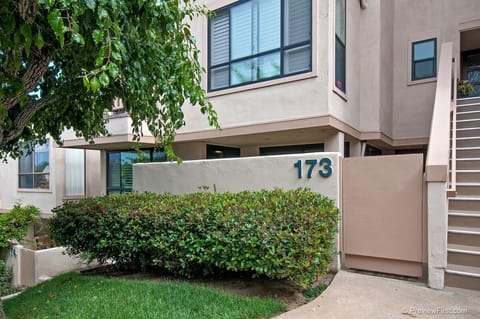 Private Easy access entry way