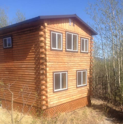Your private cabin on the border of Denali National Park!