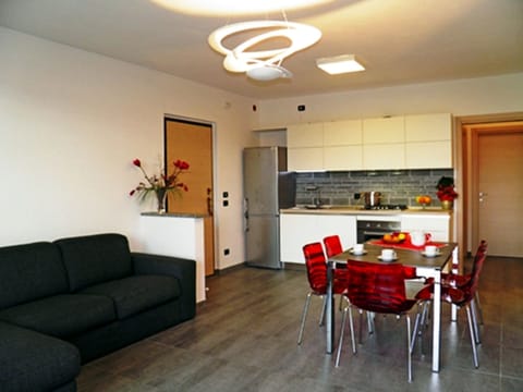 A brand new home - kitchen-dining view