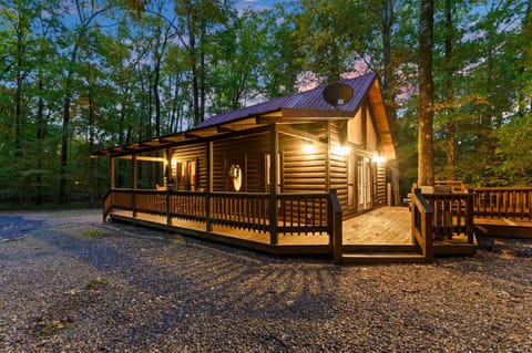 Oakridge Honeymoon Cabin