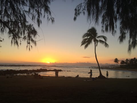 Beach nearby, sun loungers, beach towels