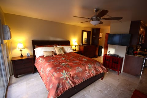 Prince Kuhio 230 with Cal King Bed