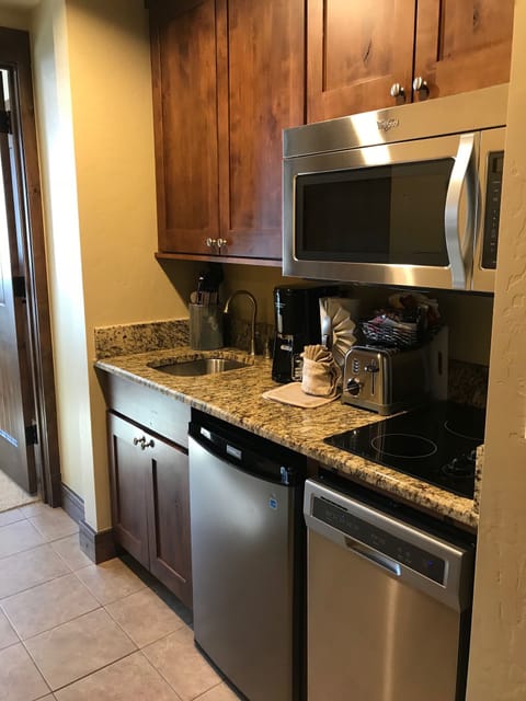 Efficiency kitchen in Suite rental. Also included in 2 bedroom rental.
